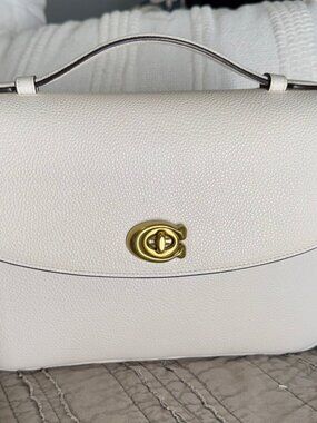 Full Sized Cassie in Chalk